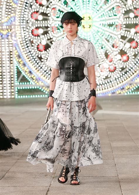 dior defile croisiere 2021|Dior Cruise 2021 Collection .